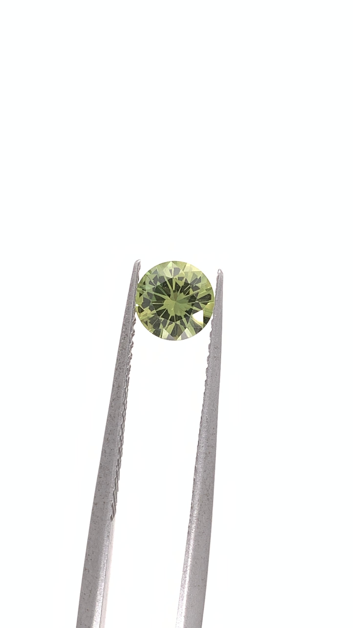 Green Sapphire — 0.71ct RBC | 5.5mm | Tanzania | Heated