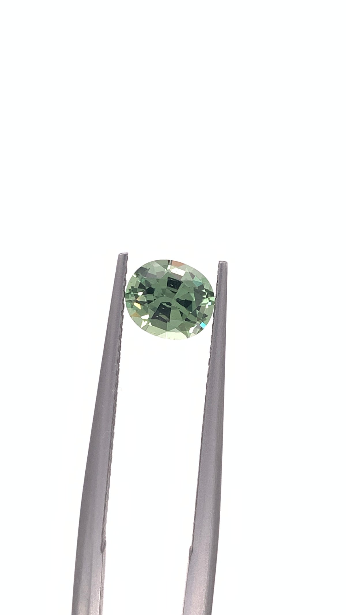 Green Sapphire — 1.00ct Oval | 6.30 x 5.45mm | Tanzania | Heated