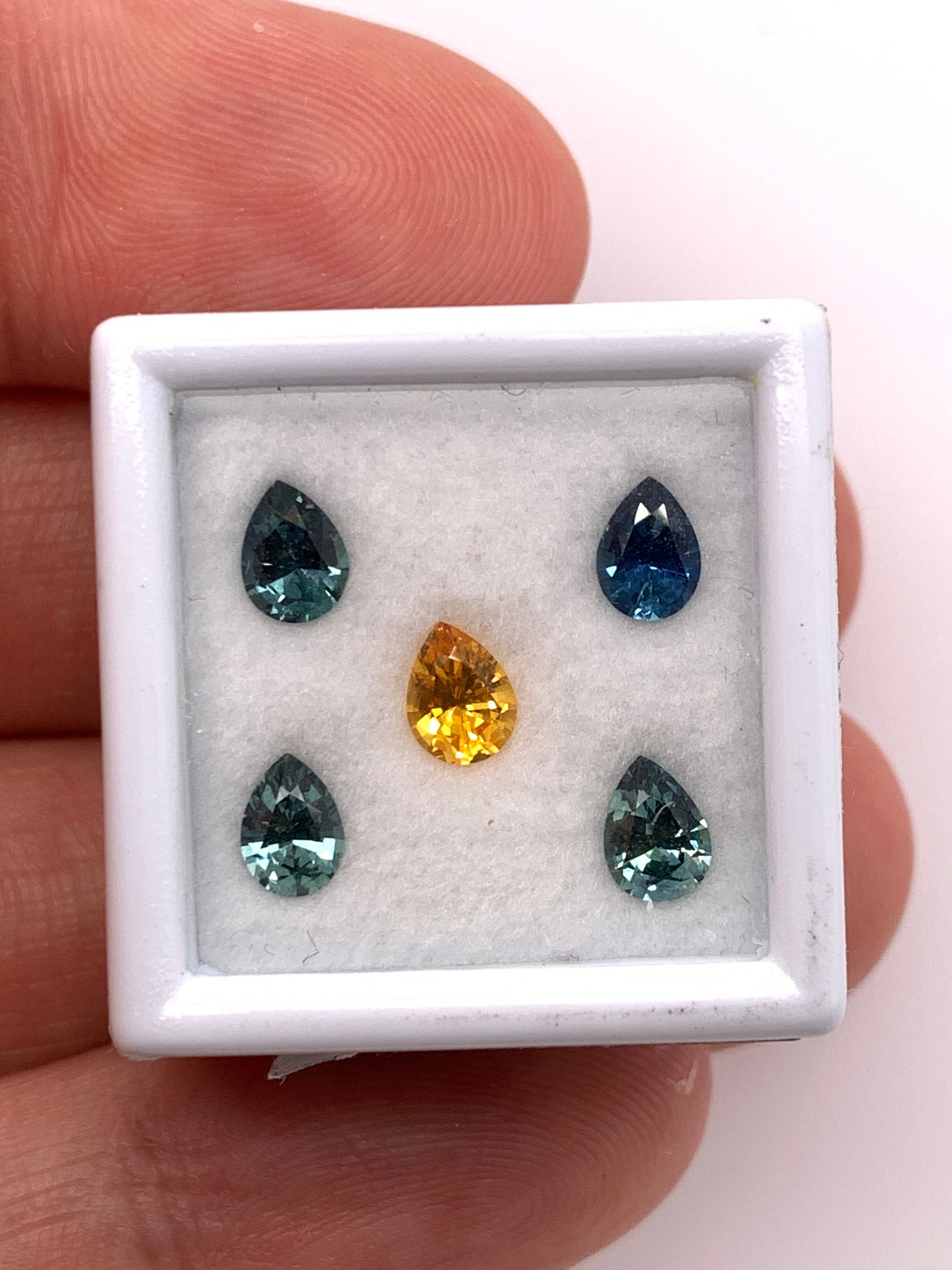 Montana Sapphire — 5pcs Pear | 1.94ct total | 5.50 x 4.00mm | USA | Heated