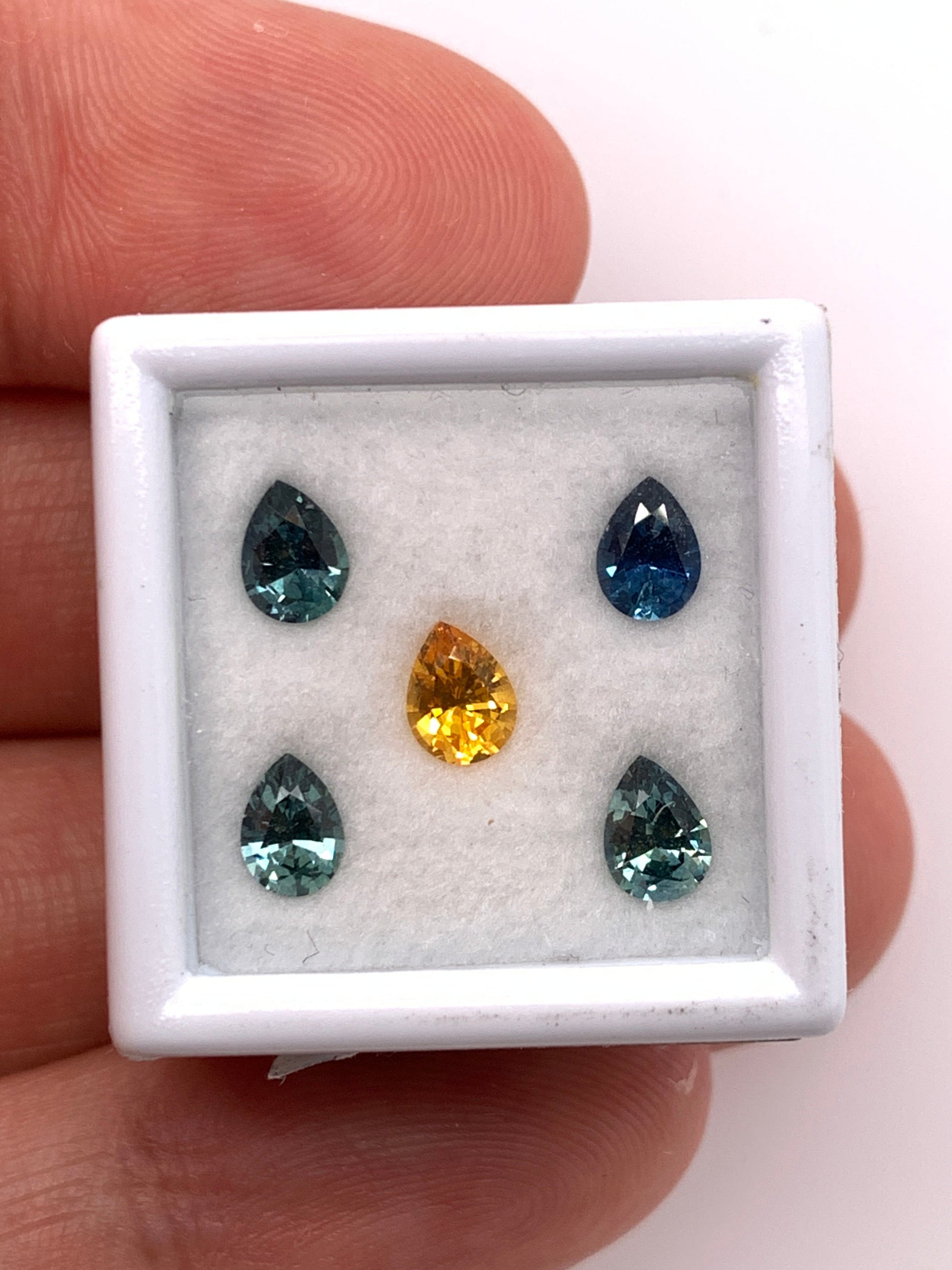 Montana Sapphire — 5pcs Pear | 1.94ct total | 5.50 x 4.00mm | USA | Heated