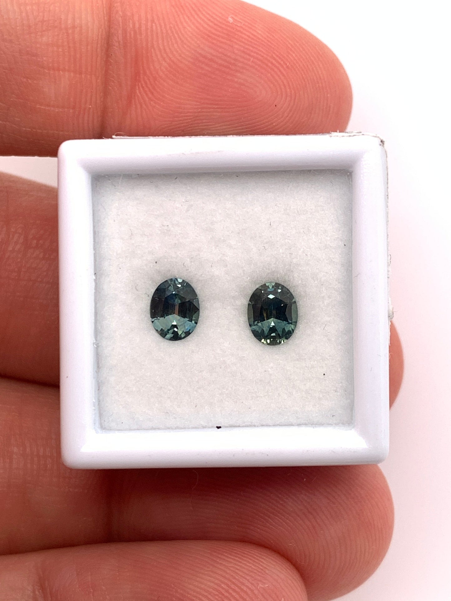 Montana Sapphire — 2pcs Oval | 0.93ct total | 5.30 x 4.20mm | USA | Heated