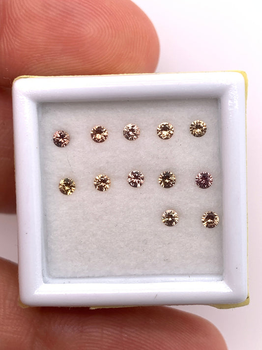 Brown Sapphire — 12pcs Round Brilliant Cut | 0.46ct total | 2.00mm | Madagascar | Unheated