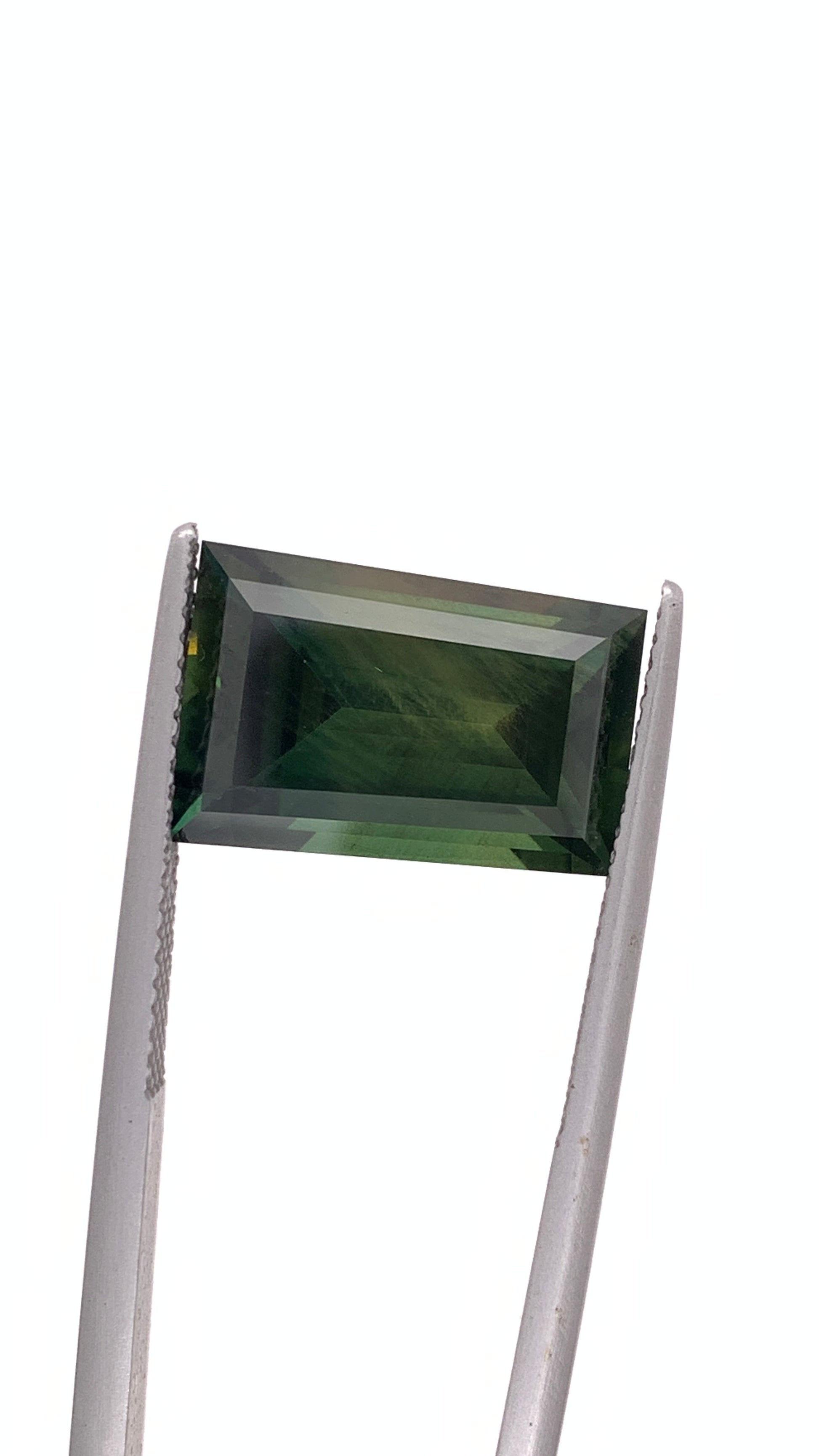Green Sapphire — 10.21ct Tapered Baguette | 15.11 x 10.20mm | Australia | Unheated