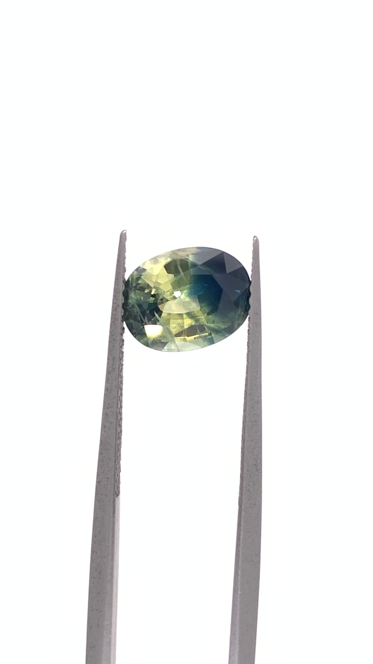Bicolour Sapphire — 2.48ct Oval | 9.15 x 7.05mm | Madagascar | Unheated